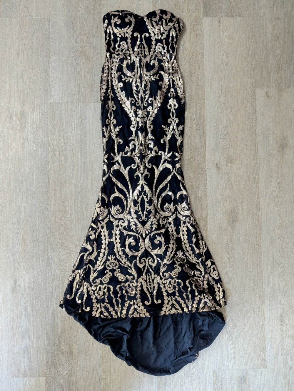 Elegant Black and Gold Strapless Mermaid Gown