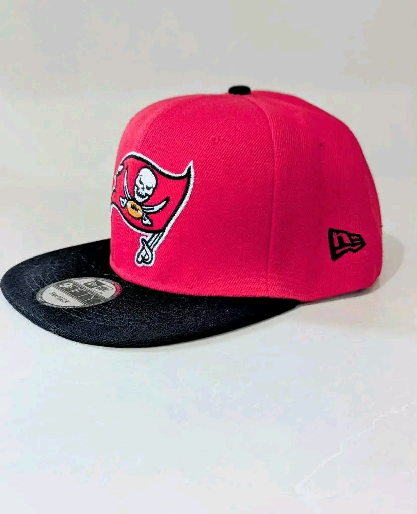 New Era 9FIFTY Tampa Bay Buccaneers Snapback Hat - Red & Black Official NFL Cap