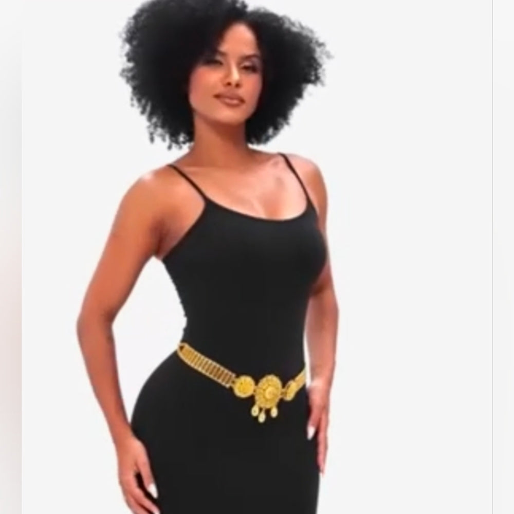 Elegant Gold-Tone Decorative Chain Belt with Crystal Accents