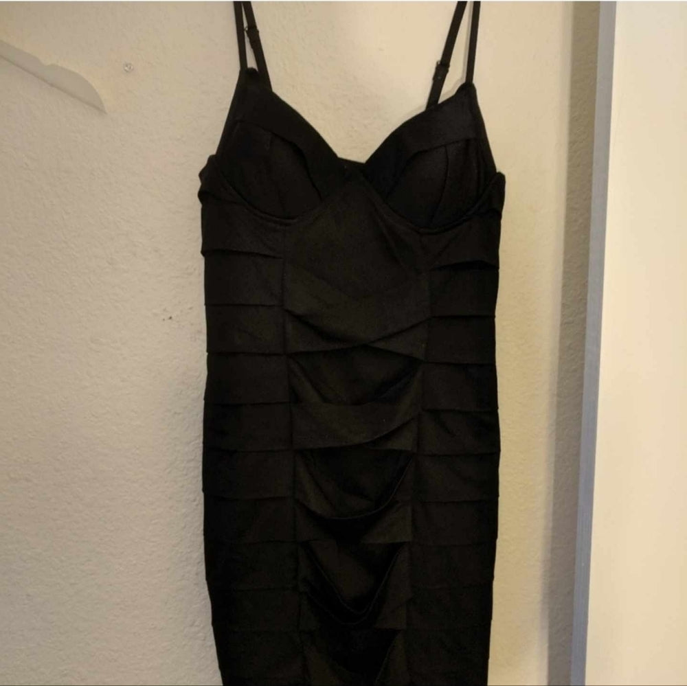 Nikibir Black Ruched Bodycon Dress with Adjustable Straps, Size M