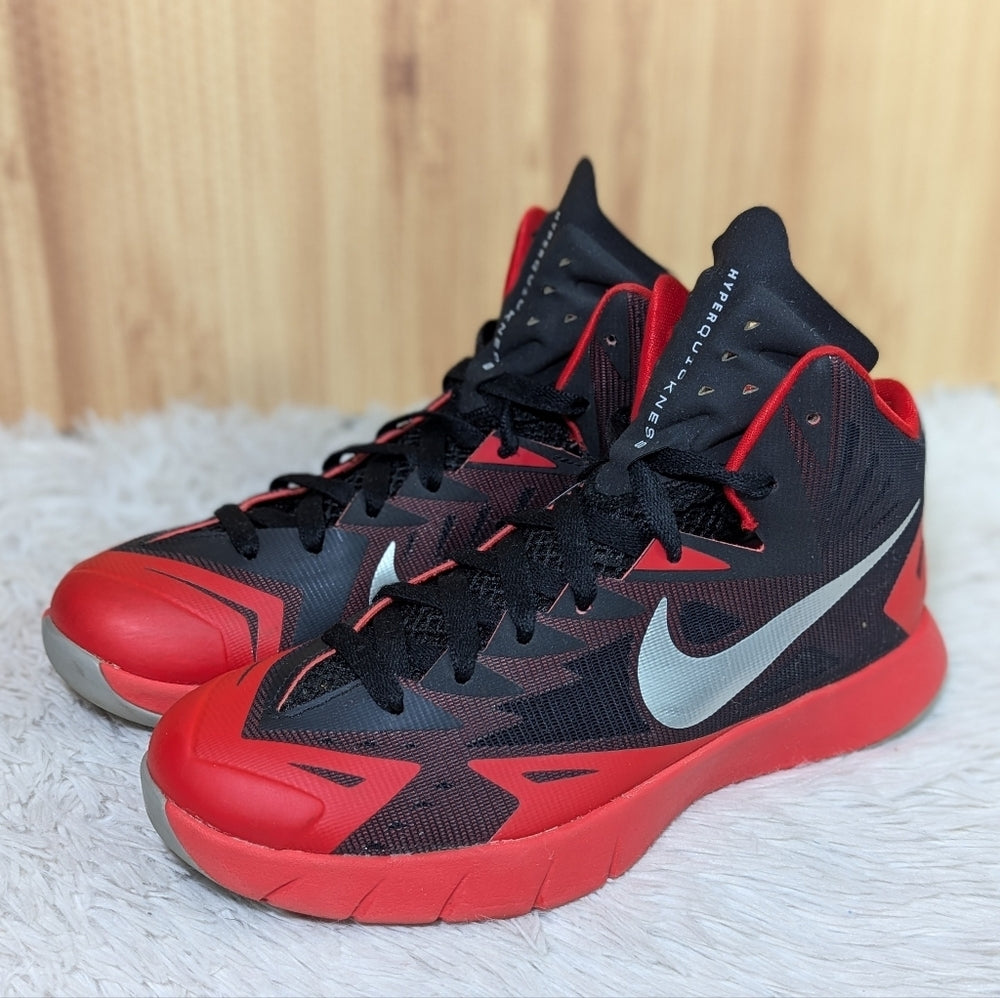 Nike Hyperquickness Basketball Shoes Red and Black Size 10