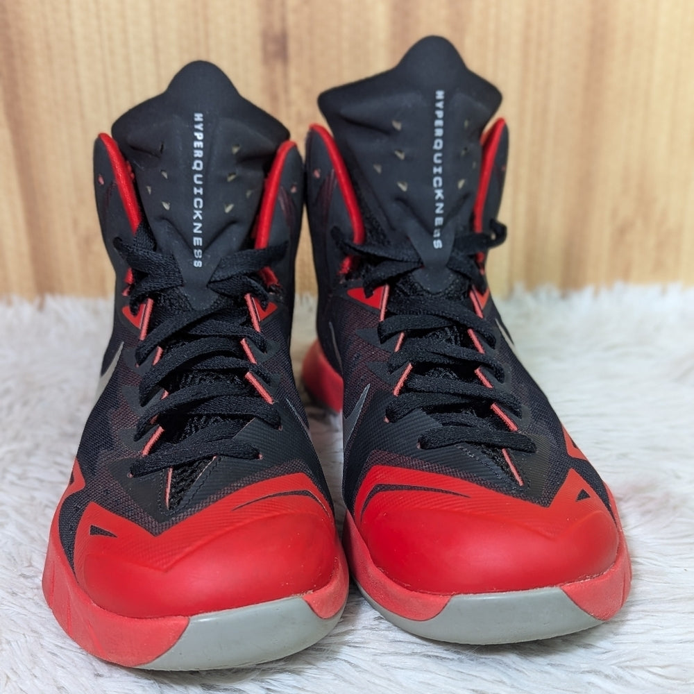 Nike Hyperquickness Basketball Shoes Red and Black Size 10